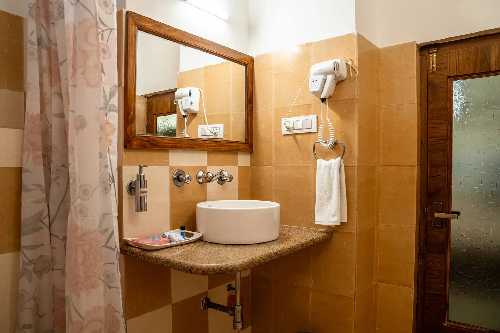 Hotel near Jagdish Temple