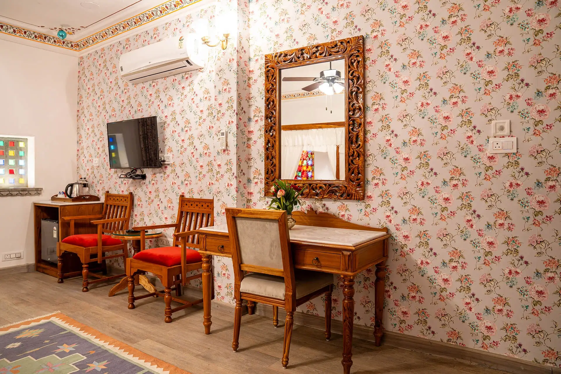 Lakeview Hotel In Udaipur