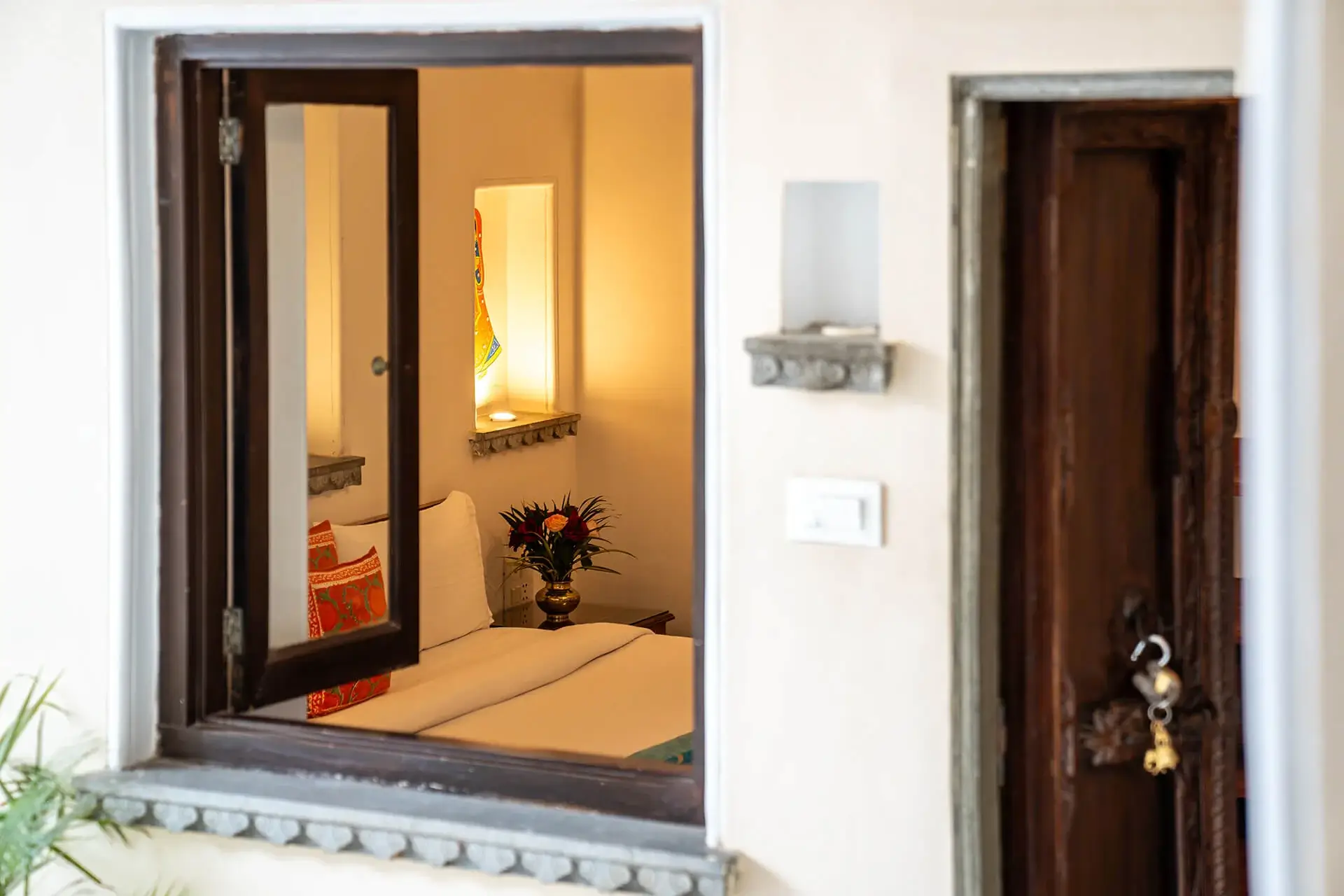 Heritage Lakeview Hotel In Udaipur